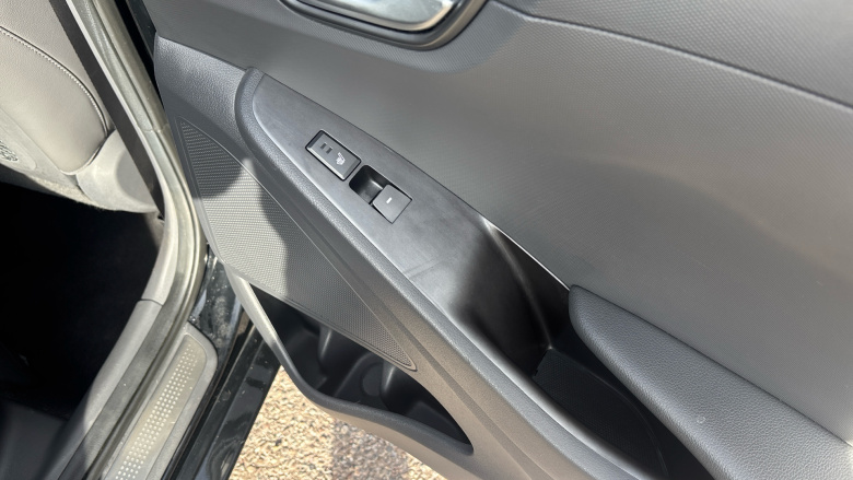 Hyundai IONIQ 1.6 GDi Hybrid Premium SE 5dr DCT Hybrid Hatchback